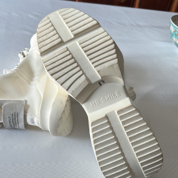 Mr. Smile size 43. Off white sneakers.  Very good condition and worn once. - Picture 6 of 9